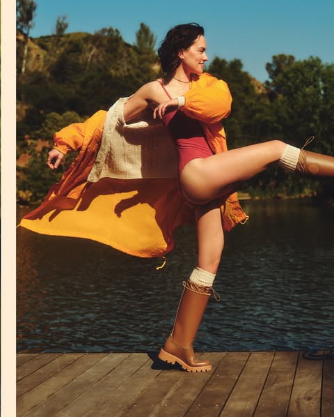 Daisy Ridley - Hot Photos, Movies, Boyfriend, Net Worth & More