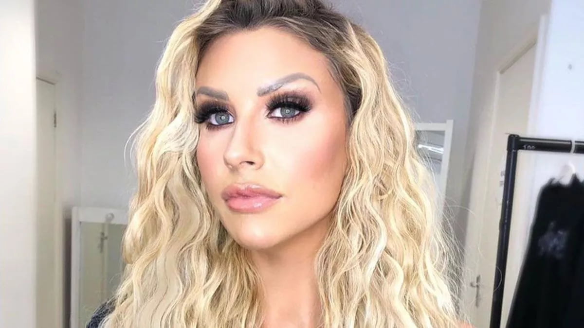 Mrs Hinch Net Worth, Age, Height, Income, Partner & More