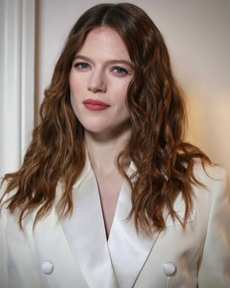 Rose Leslie Profile, Movies, TV Shows, Partner & Net Worth