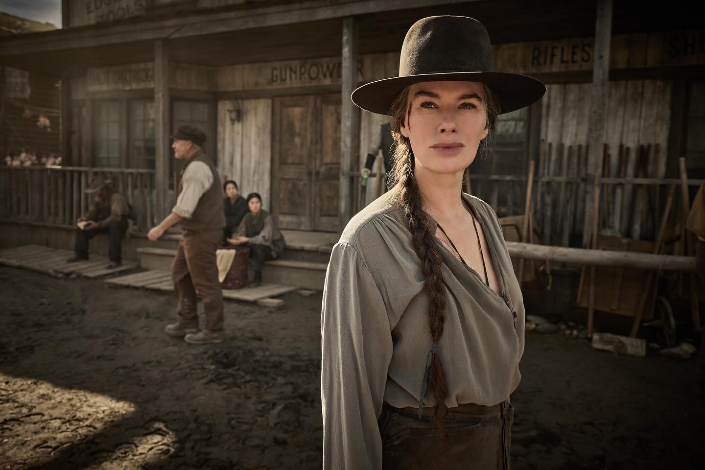 Lena Headey Stunning Photos, Movies, Net Worth & Boyfriend