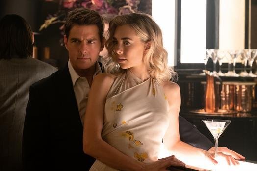 Vanessa Kirby – Hot Photos, Husband, Movies & TV Shows List